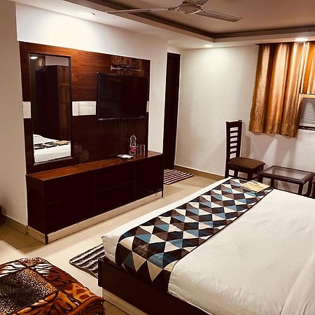 Hotel New Delhi Extérieur photo