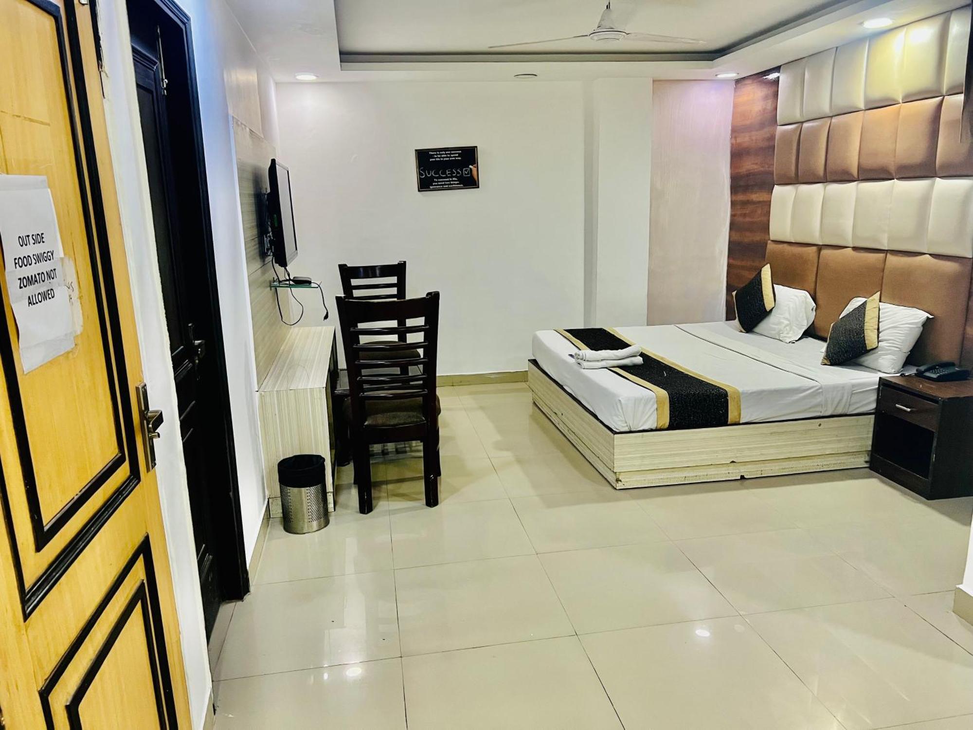 Hotel New Delhi Extérieur photo