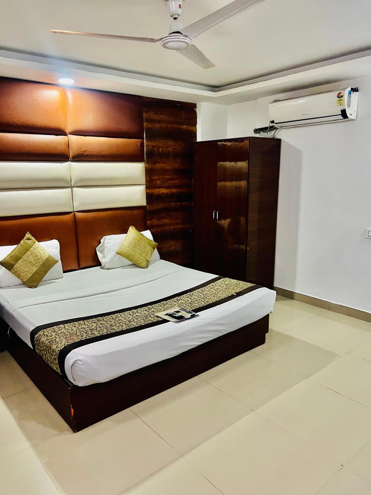 Hotel New Delhi Extérieur photo
